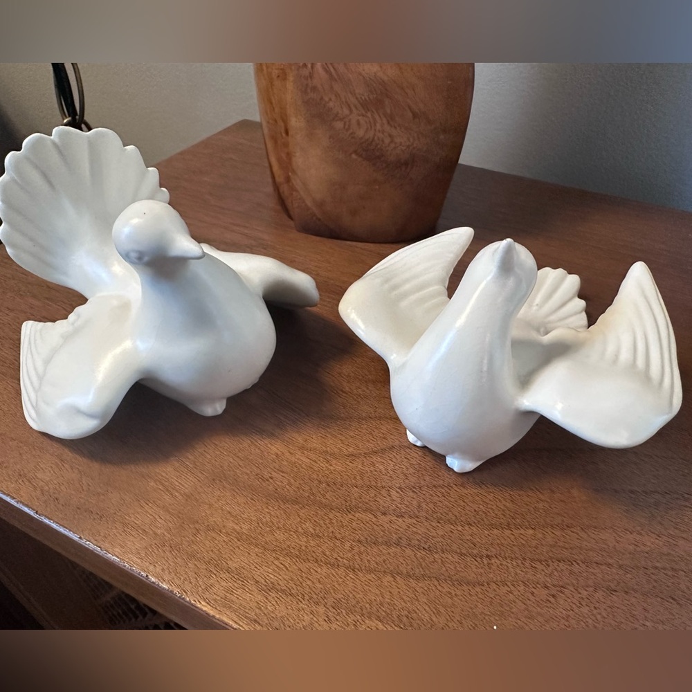 Vintage White Porcelain Dove Figurines – Pair | Wedding / Home Décor / MCM - Picture 3 of 7